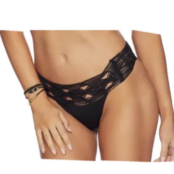 Beach Bunny Dakato Bikini 🔥 Sold out everywhere. - Picture 2 of 4